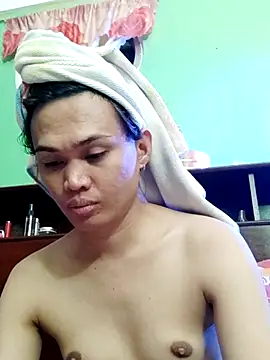 Snapshot of QueenSoreal chatting on October 2025 03:30:02 PM QueenSoreal online show from October 2025 03:30:02 PM