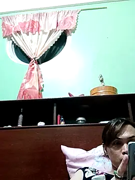 Snapshot of QueenSoreal chatting on November 2025 11:38:02 AM QueenSoreal online show from November 2025 11:38:02 AM