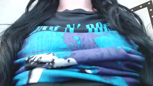 Snapshot of Evelyn_Sheeran chatting on September 2025 02:12:02 AM Evelyn Sheeran online show from September 2025 02:12:02 AM