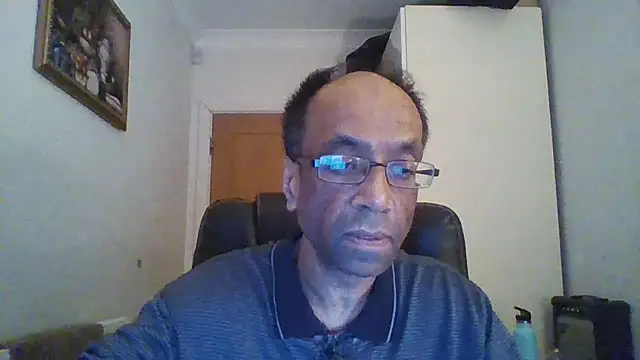 Snapshot of rauncher1 chatting on January 2026 01:00:02 AM rauncher1 online show from January 2026 01:00:02 AM