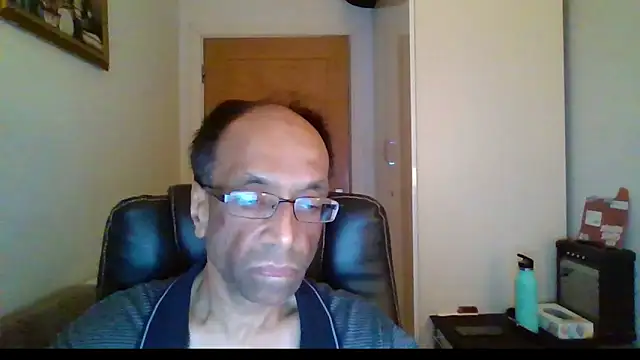 Snapshot of rauncher1 chatting on February 2026 12:58:01 AM rauncher1 online show from February 2026 12:58:01 AM