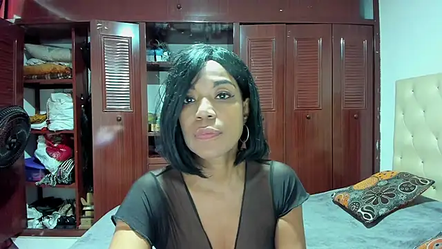 Snapshot of LUISSA_ chatting on January 2025 12:20:02 PM LUISSA  online show from January 2025 12:20:02 PM