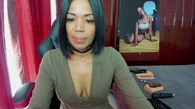 Snapshot of LUISSA_ chatting on January 2025 02:35:01 PM LUISSA  online show from January 2025 02:35:01 PM