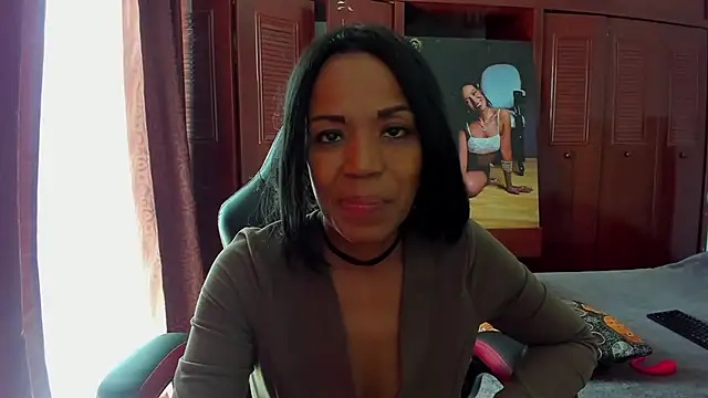 Snapshot of LUISSA_ chatting on January 2025 06:20:02 PM LUISSA  online show from January 2025 06:20:02 PM