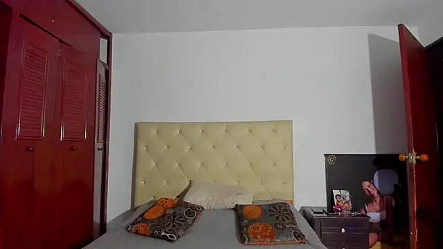 Snapshot of LUISSA_ chatting on February 2025 10:44:02 AM LUISSA  online show from February 2025 10:44:02 AM