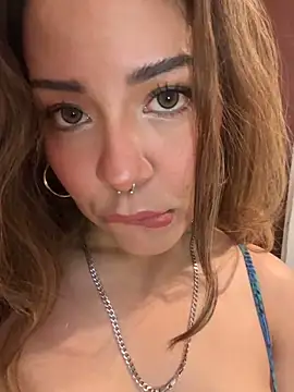 Snapshot of LilEuphoria chatting on April 2026 04:02:02 AM LilEuphoria online show from April 2026 04:02:02 AM