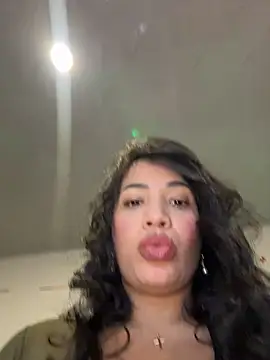 Snapshot of SQUIRTINGQUEEN11 chatting on November 2025 02:04:02 AM SQUIRTINGQUEEN11 online show from November 2025 02:04:02 AM