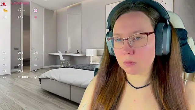 Snapshot of Victoria_Romans chatting on April 2026 10:37:02 PM Victoria Romans online show from April 2026 10:37:02 PM