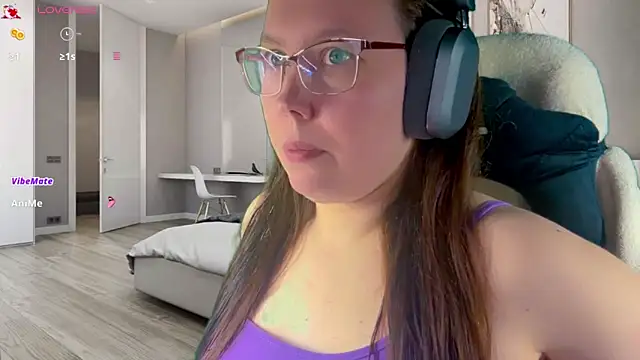 Snapshot of Victoria_Romans chatting on May 2026 11:21:01 PM Victoria Romans online show from May 2026 11:21:01 PM