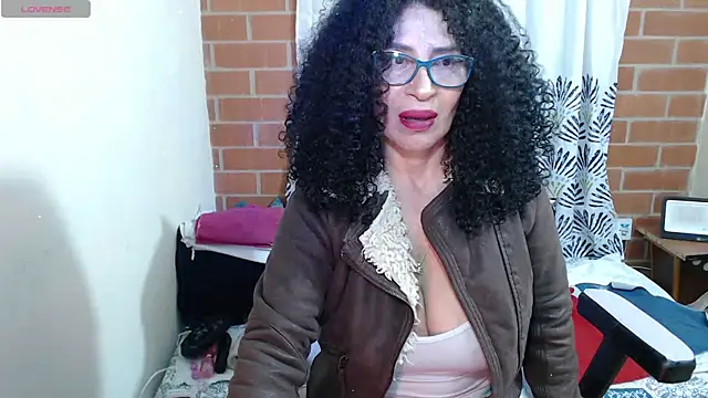 Snapshot of sophialxxx chatting on February 2025 01:31:02 AM sophialxxx online show from February 2025 01:31:02 AM