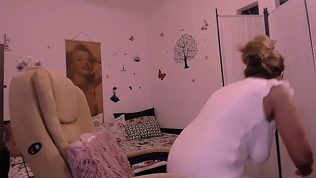 elacoquette online show from March 2025 12:27:02 PM