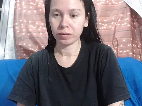 Snapshot of Venusluxodomme chatting on October 2025 05:27:02 AM Venusluxodomme online show from October 2025 05:27:02 AM