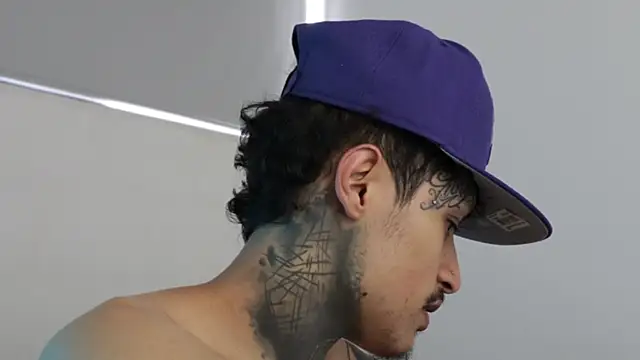 Snapshot of trieone chatting on December 2024 07:54:02 PM trieone online show from December 2024 07:54:02 PM