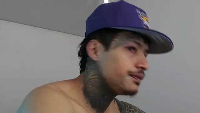 Snapshot of trieone chatting on December 2024 02:11:02 PM trieone online show from December 2024 02:11:02 PM