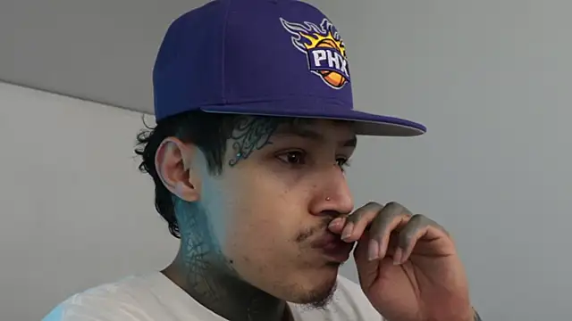 Snapshot of trieone chatting on December 2024 04:09:02 AM trieone online show from December 2024 04:09:02 AM