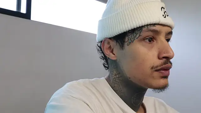 Snapshot of trieone chatting on December 2024 10:21:02 PM trieone online show from December 2024 10:21:02 PM