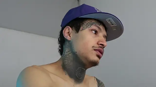 Snapshot of trieone chatting on December 2024 08:16:01 AM trieone online show from December 2024 08:16:01 AM