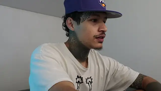 Snapshot of trieone chatting on January 2025 05:54:02 AM trieone online show from January 2025 05:54:02 AM