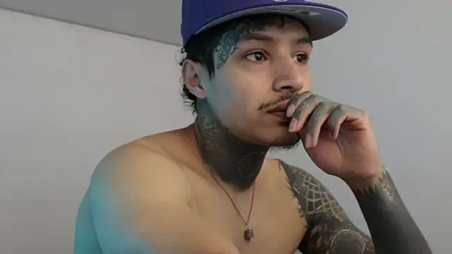 Snapshot of trieone chatting on January 2025 08:15:01 PM trieone online show from January 2025 08:15:01 PM