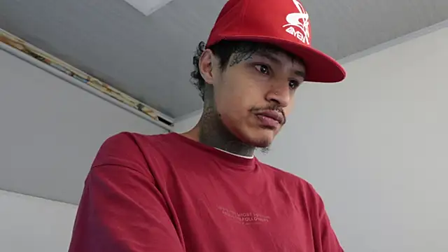 Snapshot of trieone chatting on January 2025 05:59:01 AM trieone online show from January 2025 05:59:01 AM