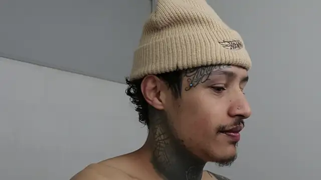 Snapshot of trieone chatting on January 2025 05:51:01 AM trieone online show from January 2025 05:51:01 AM