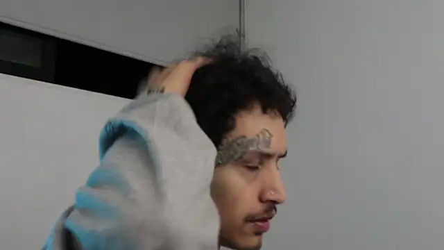 Snapshot of trieone chatting on January 2025 02:30:01 AM trieone online show from January 2025 02:30:01 AM