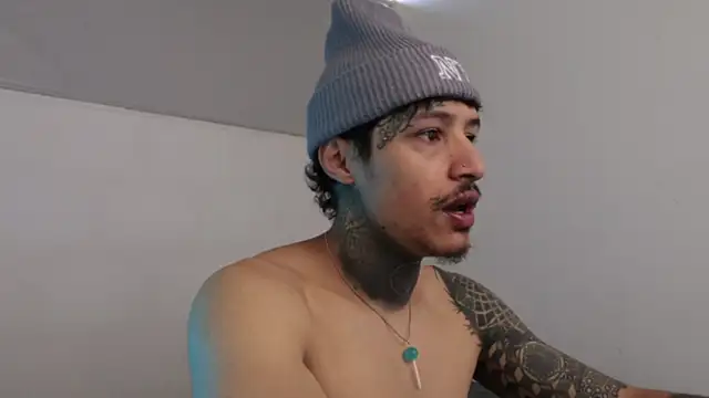 Snapshot of trieone chatting on January 2025 03:56:02 PM trieone online show from January 2025 03:56:02 PM