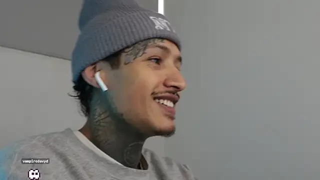 Snapshot of trieone chatting on January 2025 06:50:01 PM trieone online show from January 2025 06:50:01 PM