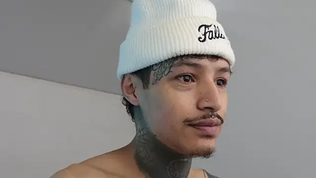 Snapshot of trieone chatting on January 2025 02:15:01 PM trieone online show from January 2025 02:15:01 PM