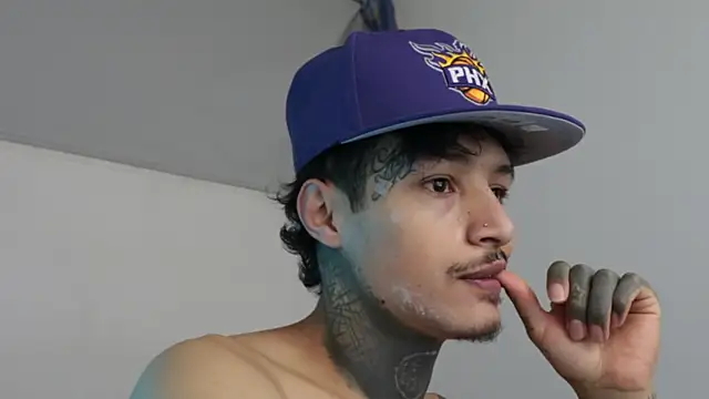 Snapshot of trieone chatting on January 2025 05:51:02 AM trieone online show from January 2025 05:51:02 AM