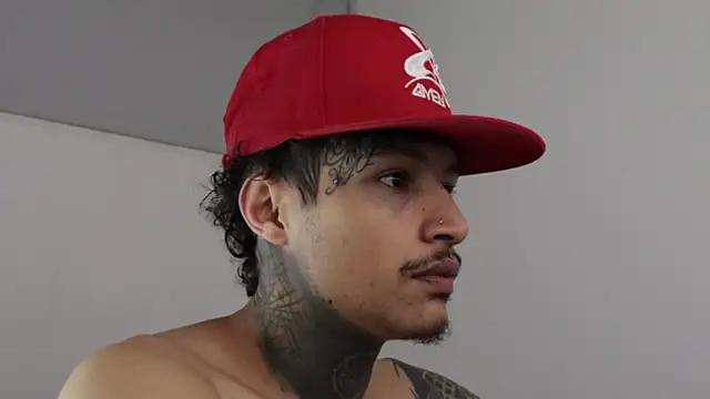 Snapshot of trieone chatting on February 2025 04:59:02 AM trieone online show from February 2025 04:59:02 AM