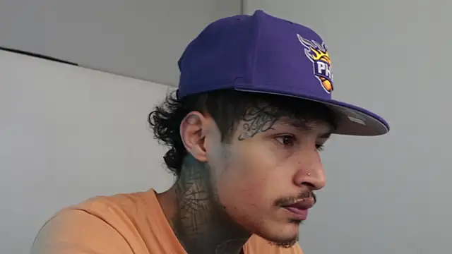 Snapshot of trieone chatting on February 2025 05:09:01 AM trieone online show from February 2025 05:09:01 AM