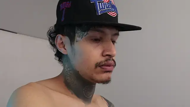 Snapshot of trieone chatting on February 2025 03:08:02 PM trieone online show from February 2025 03:08:02 PM