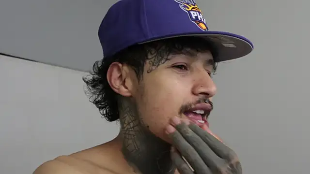 Snapshot of trieone chatting on March 2025 02:51:02 AM trieone online show from March 2025 02:51:02 AM