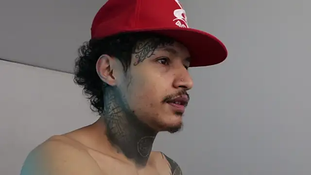 Snapshot of trieone chatting on March 2025 05:20:02 AM trieone online show from March 2025 05:20:02 AM