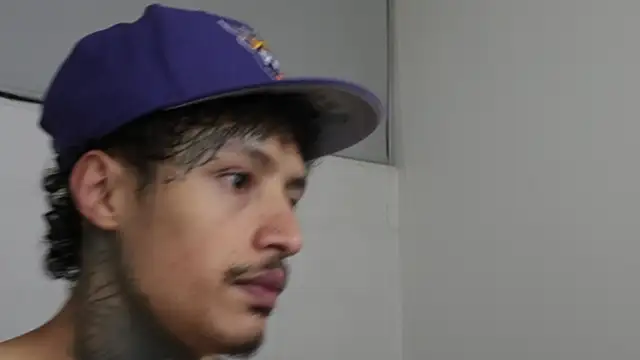 Snapshot of trieone chatting on March 2025 01:43:02 AM trieone online show from March 2025 01:43:02 AM