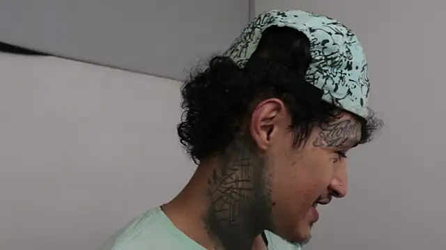 Snapshot of trieone chatting on March 2025 02:19:01 AM trieone online show from March 2025 02:19:01 AM