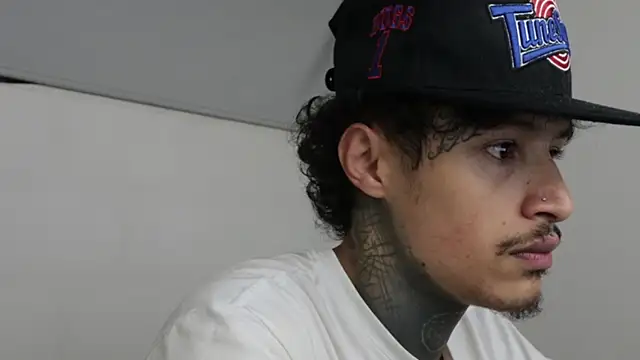 Snapshot of trieone chatting on March 2025 04:14:02 AM trieone online show from March 2025 04:14:02 AM