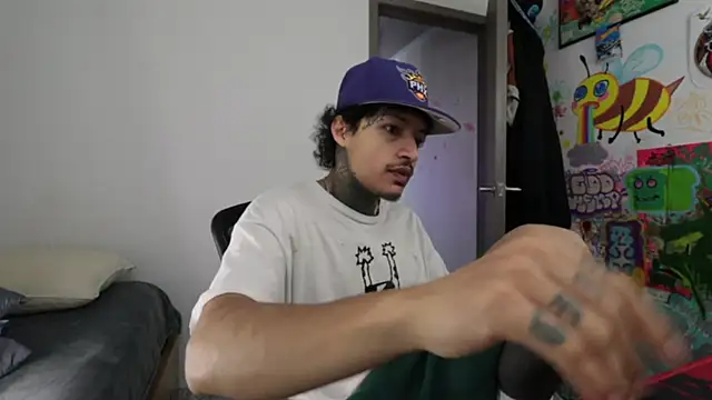 Snapshot of trieone chatting on September 2025 02:17:01 PM trieone online show from September 2025 02:17:01 PM