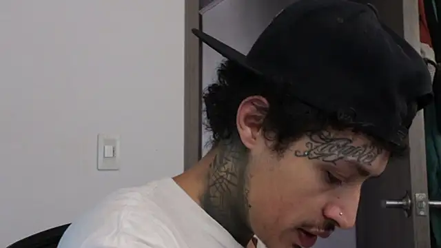 Snapshot of trieone chatting on September 2025 02:17:02 PM trieone online show from September 2025 02:17:02 PM