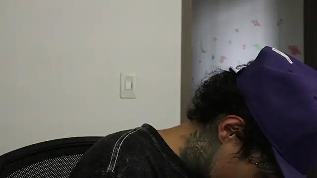 Snapshot of trieone chatting on October 2025 08:59:01 PM trieone online show from October 2025 08:59:01 PM