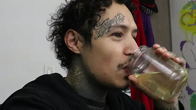 Snapshot of trieone chatting on October 2025 09:00:02 AM trieone online show from October 2025 09:00:02 AM