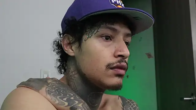 Snapshot of trieone chatting on December 2025 06:22:02 AM trieone online show from December 2025 06:22:02 AM