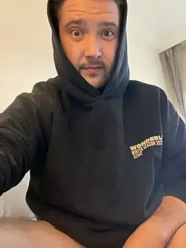 Snapshot of TwopartCuisine chatting on March 2026 02:43:01 PM TwopartCuisine online show from March 2026 02:43:01 PM