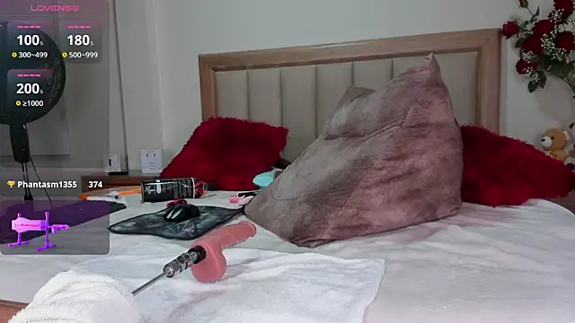 Snapshot of CaitlynLian chatting on March 2025 05:12:02 AM CaitlynLian online show from March 2025 05:12:02 AM