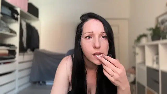 Snapshot of Viola_Beck chatting on February 2026 10:58:01 AM Viola Beck online show from February 2026 10:58:01 AM