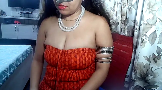 Snapshot of yourradhika chatting on February 2025 06:24:01 PM yourradhika online show from February 2025 06:24:01 PM