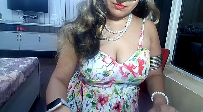 Snapshot of yourradhika chatting on February 2025 05:26:01 PM yourradhika online show from February 2025 05:26:01 PM