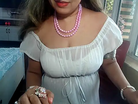 Snapshot of yourradhika chatting on March 2025 06:07:02 AM yourradhika online show from March 2025 06:07:02 AM