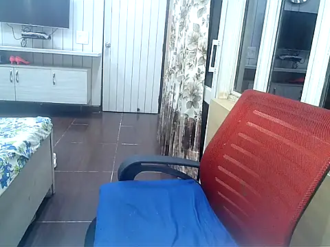 Snapshot of yourradhika chatting on March 2025 06:01:01 PM yourradhika online show from March 2025 06:01:01 PM